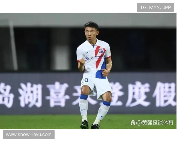 未退役足球明星们的辉煌与坚持：他们依旧在绿茵场上续写传奇
